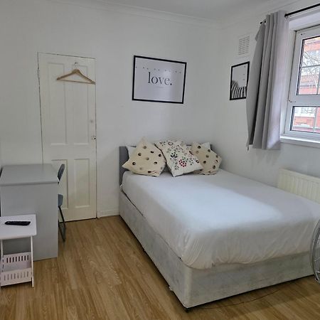 Budget Grey House Londra Dış mekan fotoğraf