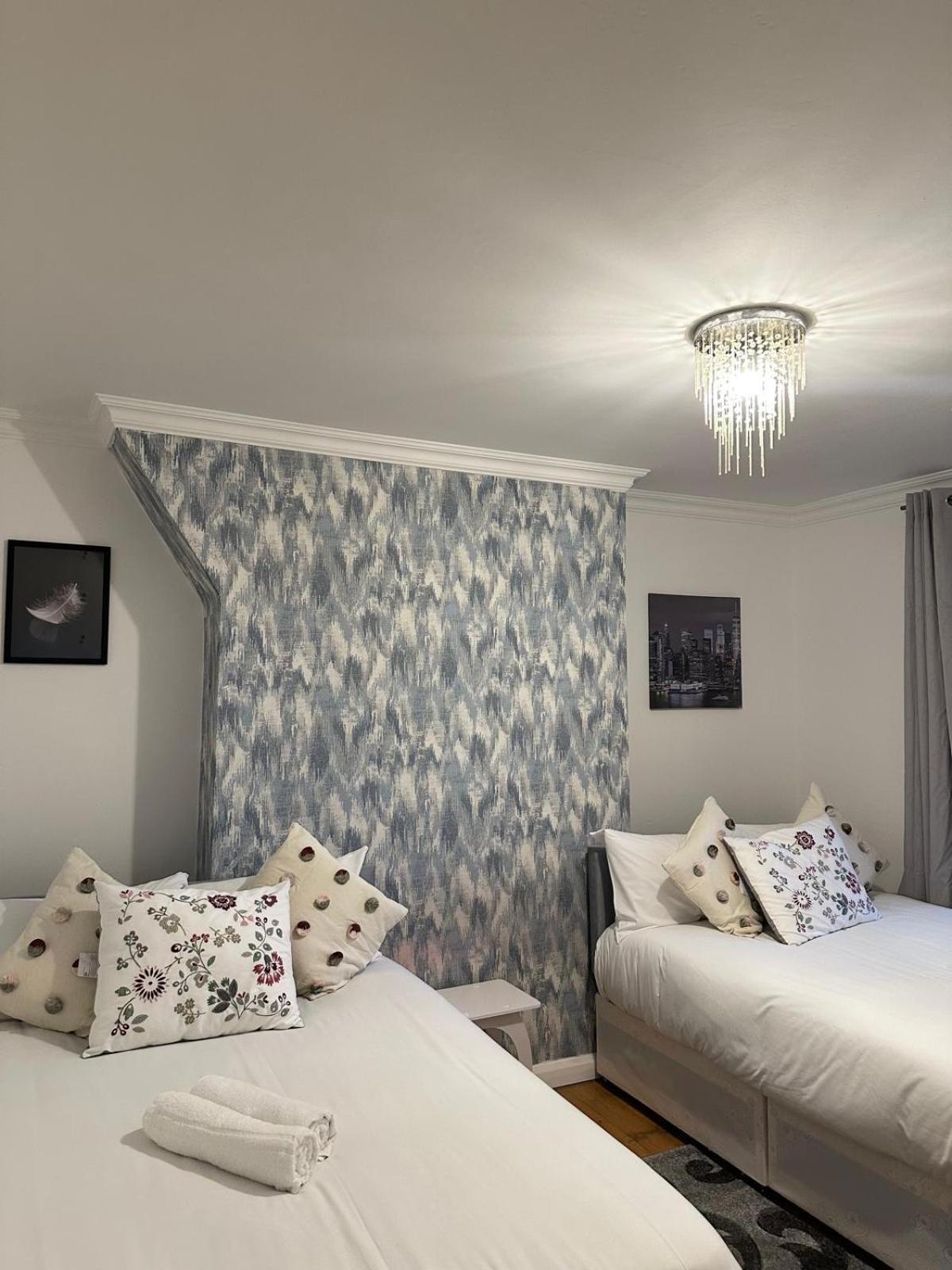 Budget Grey House Londra Dış mekan fotoğraf