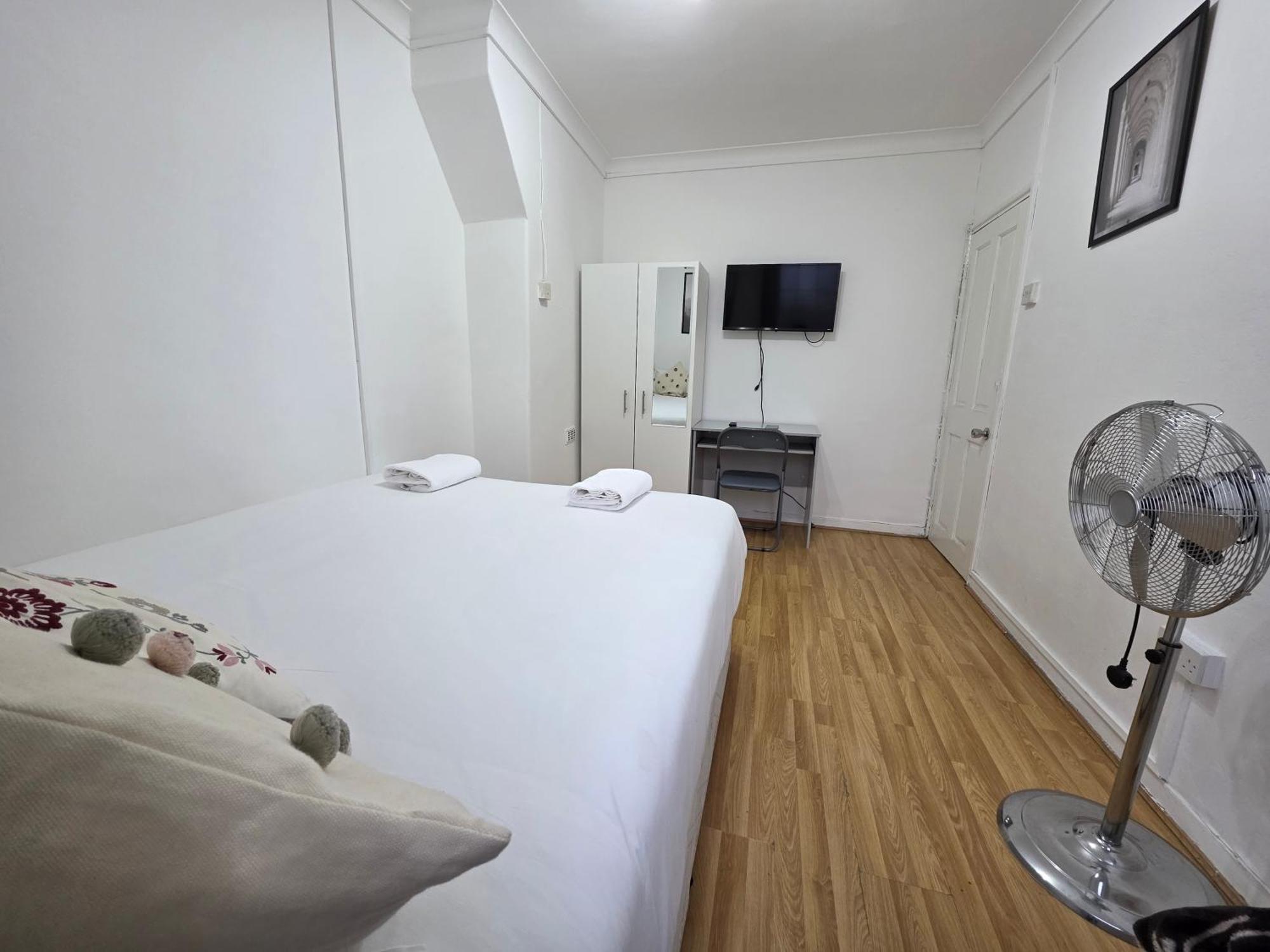 Budget Grey House Londra Dış mekan fotoğraf